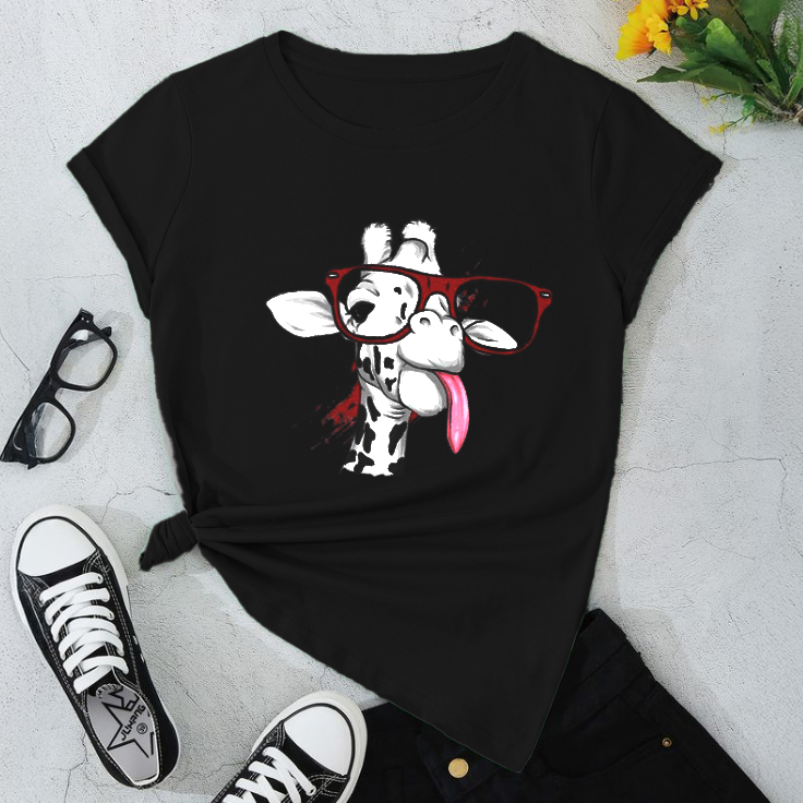 Cute Giraffe Graphic T-Shirt
