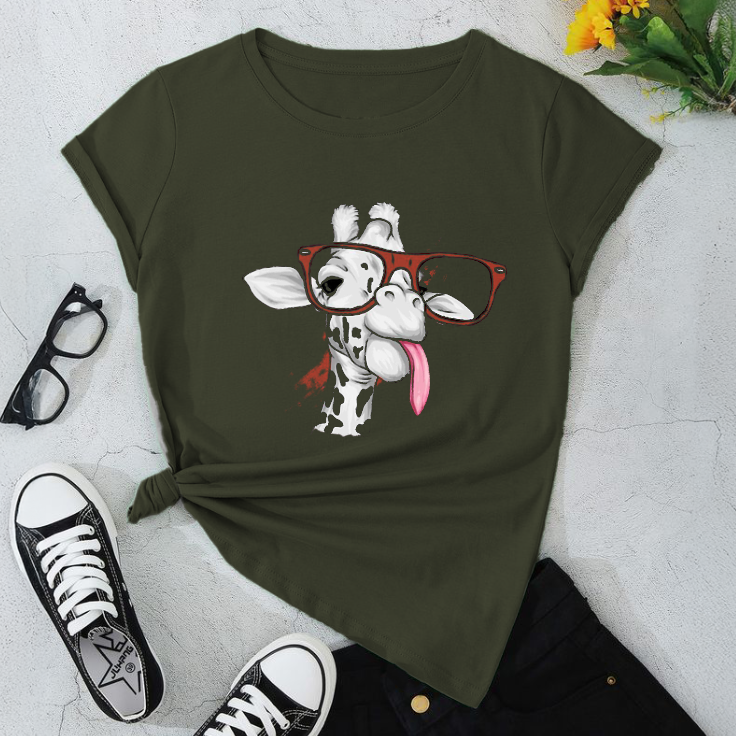 Cute Giraffe Graphic T-Shirt