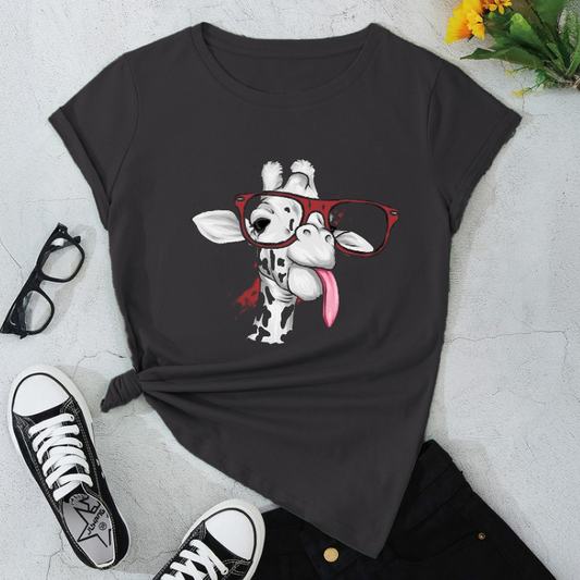 Cute Giraffe Graphic T-Shirt